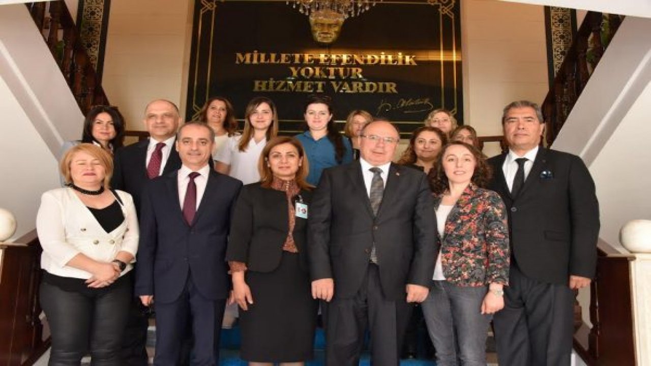 Hemşireler Gününde Vali Çiçek’e Ziyaret