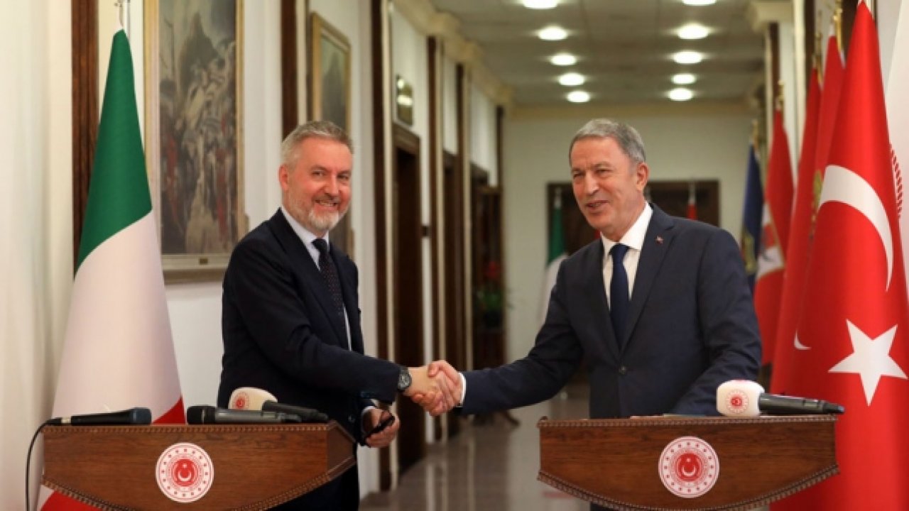 Milli Savunma Bakanı Hulusi Akar, İtalya'ya gidiyor