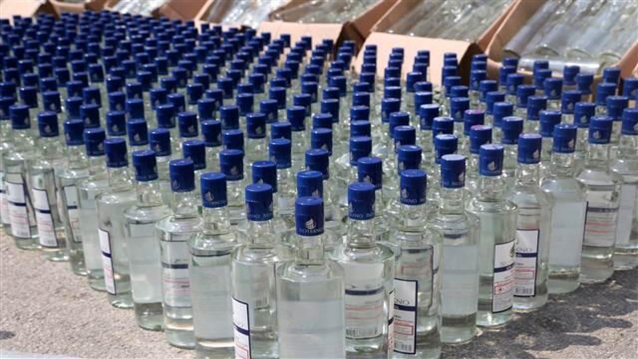 Sahte içkiden zehirlendiklerinden şüphelenilen 2 kişi öldü