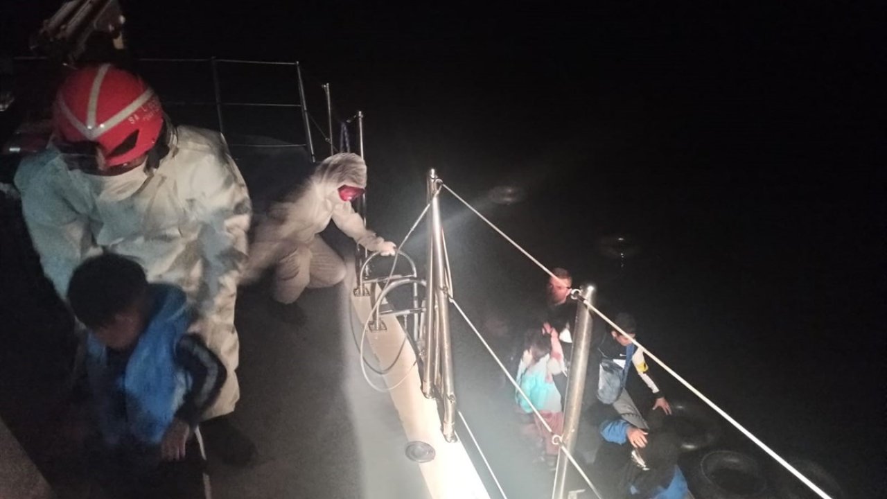 Mahsur kalan 14 sığınmacı kurtarıldı