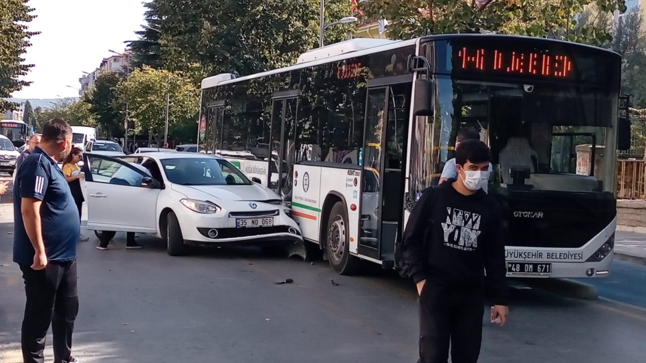 Cumhuriyet Caddesi’nde yine trafik kazası