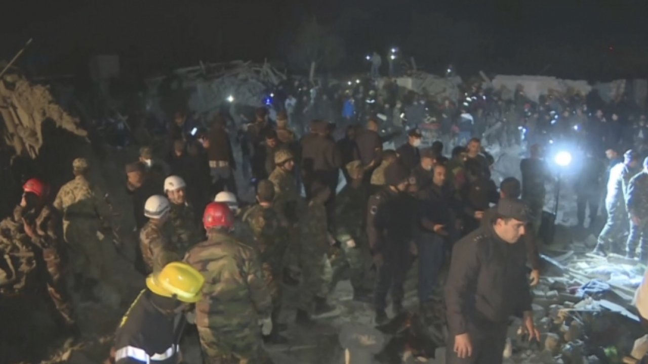 Ermenistan Gence ve Mingeçevir'i hedef aldı: 20'den fazla ev yıkıldı