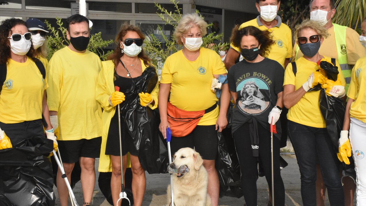 Bodrum'da sanatçılardan çevre temizliği