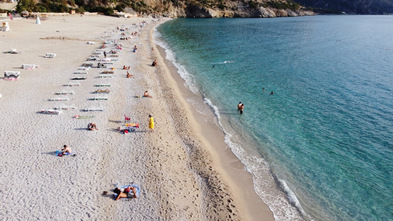 Ölüdeniz Plajı turistlere kaldı