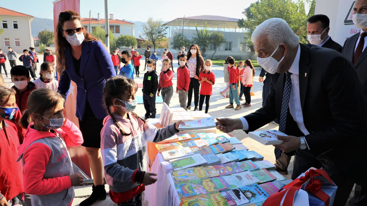 Köy Okulları’na kitap desteği