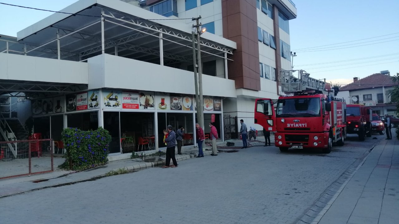 Kafede çıkan yangın söndürüldü