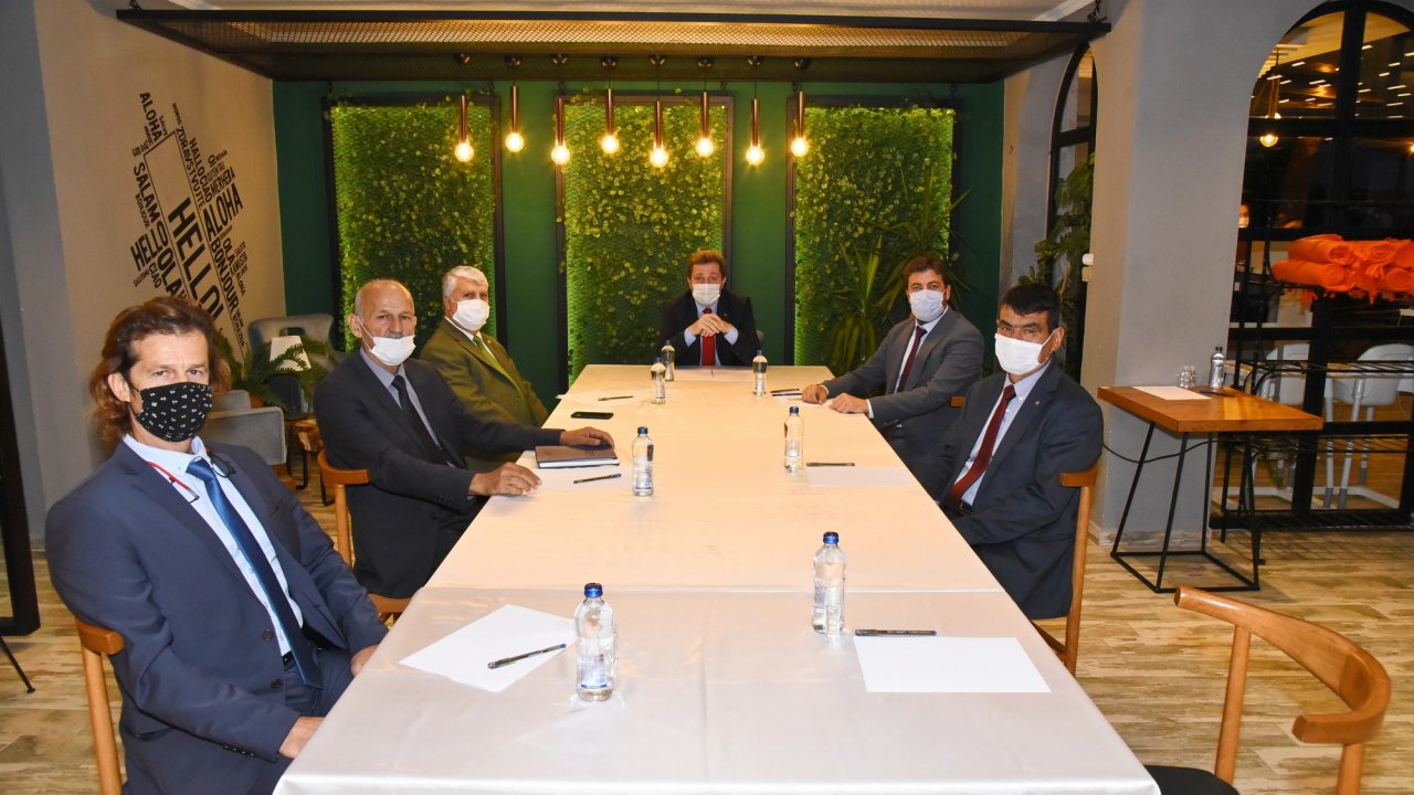 Vali Orhan Tavlı ilçe Deniz Ticaret Odası temsilcileri ile bir araya geldi