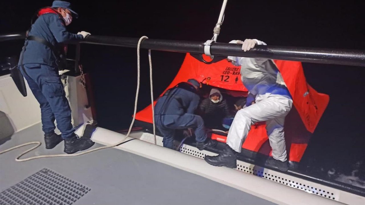 Türk kara sularına itilen 6 yabancı uyruklu kurtarıldı