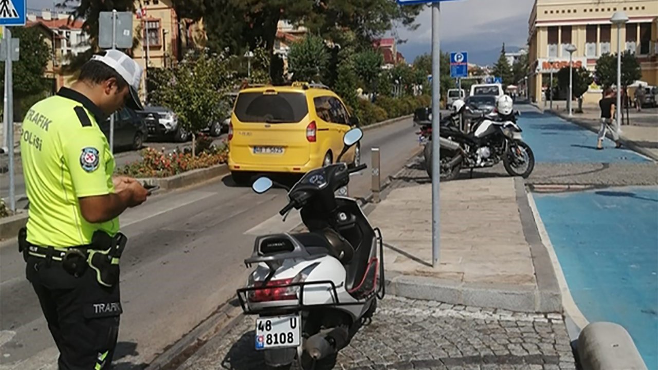Trafik uygulamasından böyle kaçıyorlar!