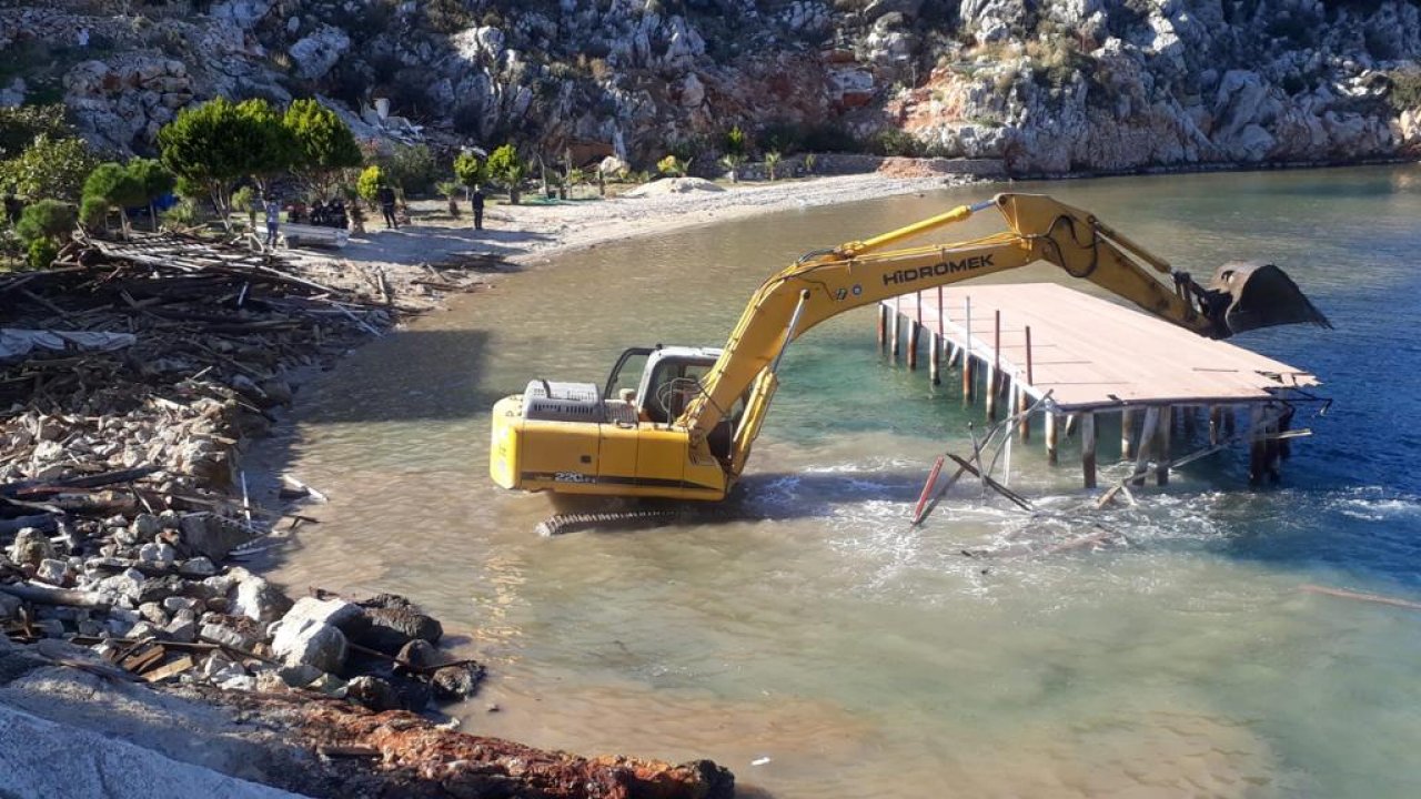 Yapı yıkımları devam ediyor