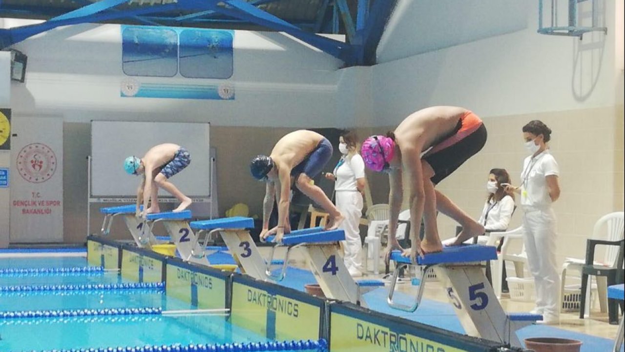 Muğla Kapalı Yüzme Havuzunda İl Yüzme Yarışları Yapıldı