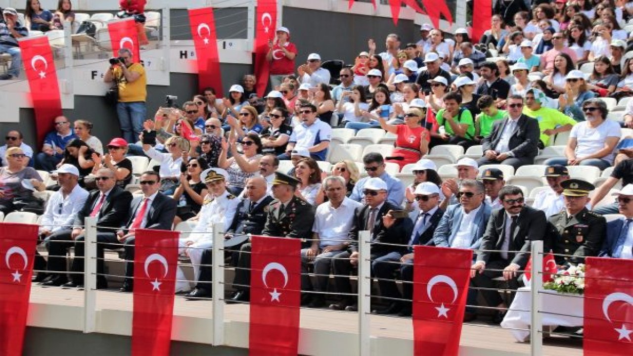 19 Mayıs Bodrum kalesinde kutlandı