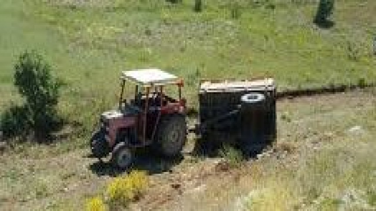 Traktör römorku devrildi: 1 ölü, 1 yaralı