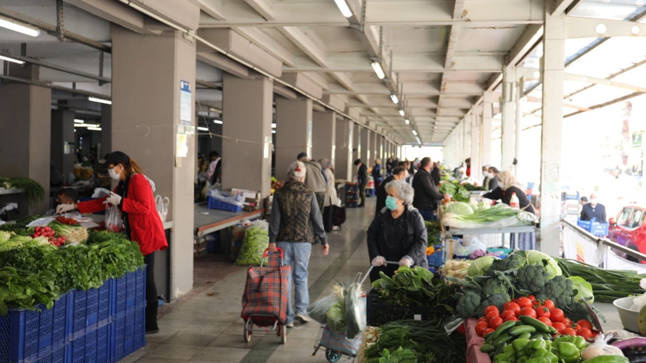 Marmaris'te 65 yaş ve üstüne bir saat pazar izni