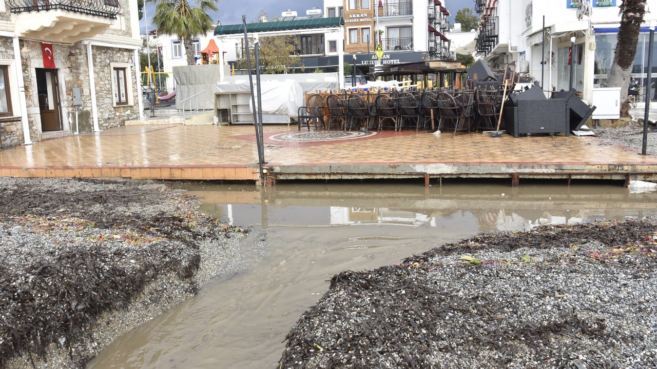 Muğla'da kuvvetli  yağış etkili oluyor