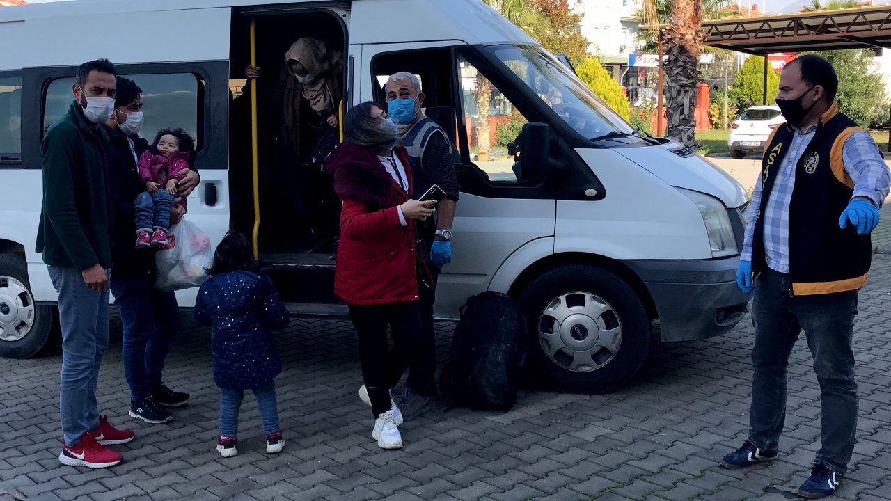 İnşaat halindeki binada 35 düzensiz göçmen yakalandı