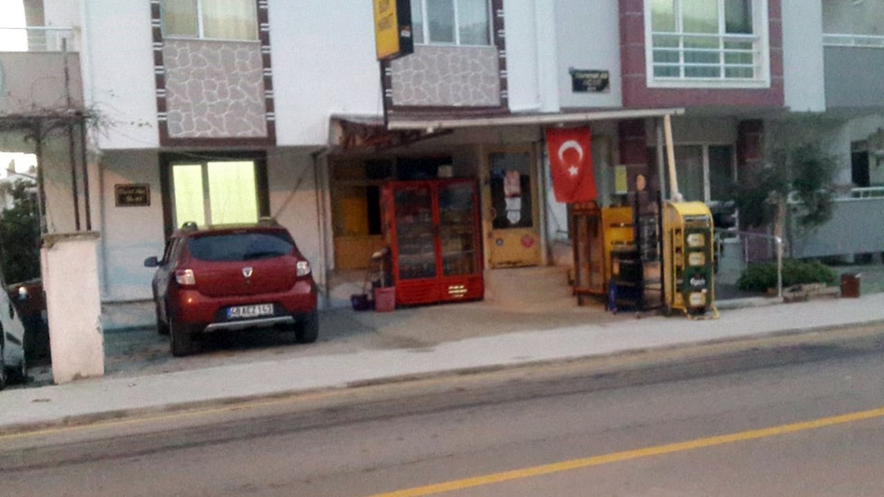 Karantinada olması gereken kişi market işletirken yakalandı
