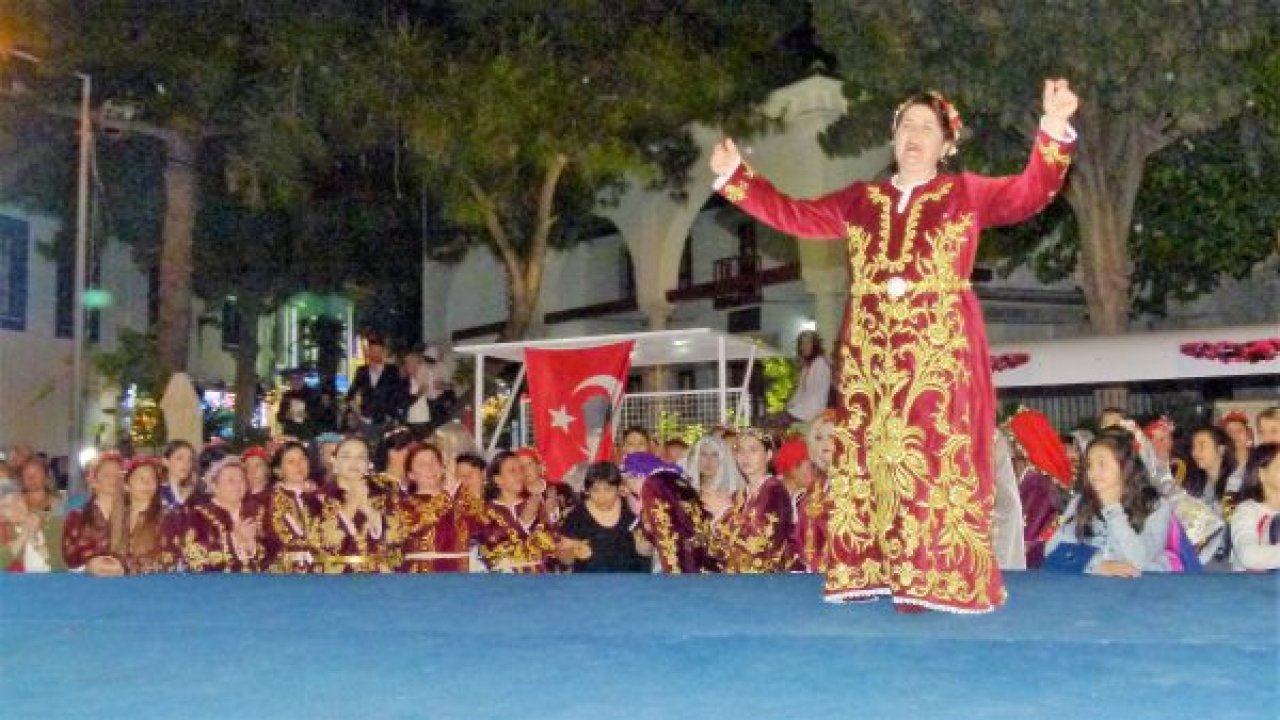 Temel Devren Defilesi büyük beğeni topladı