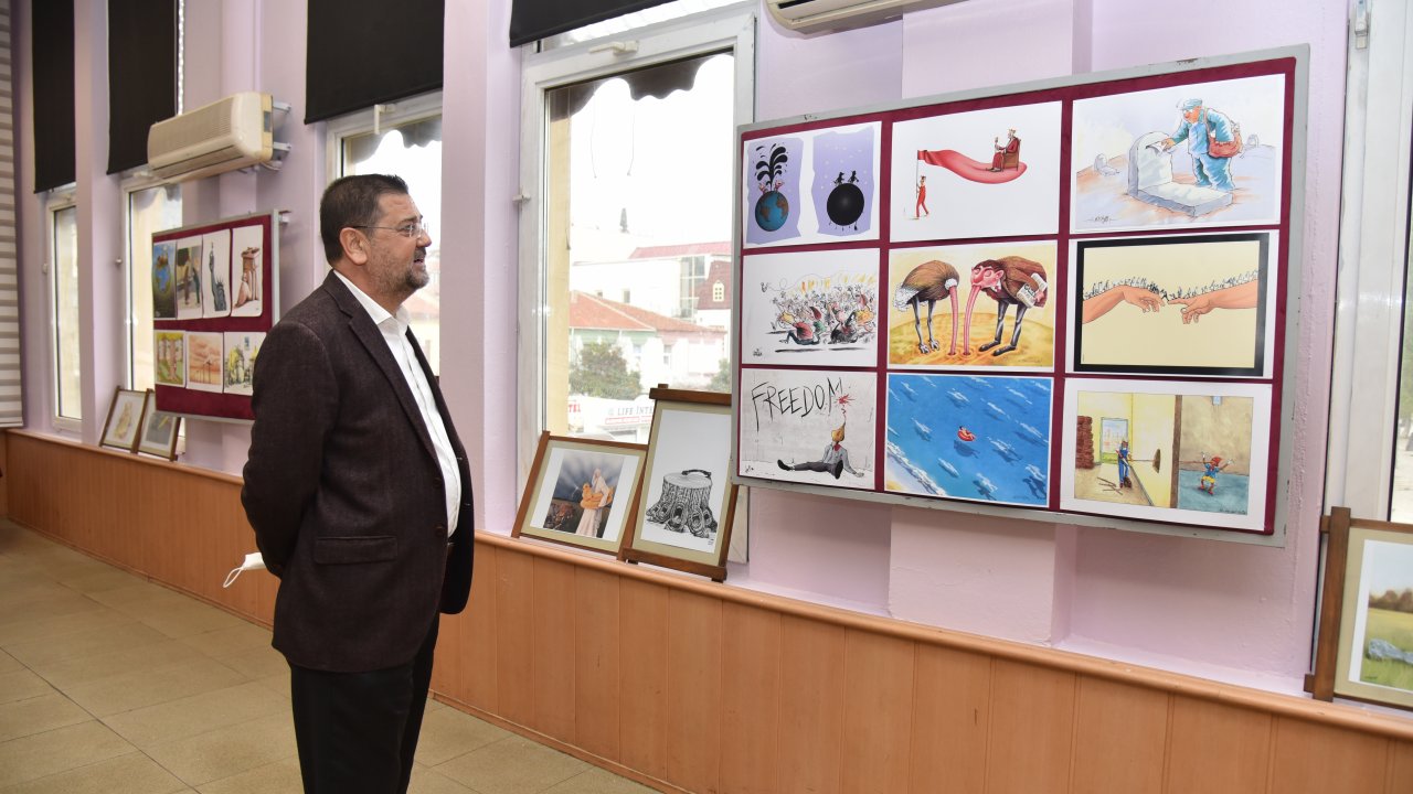 Başkan Tokat 10'uncu Turhan Selçuk Karikatür sergisini ziyaret etti