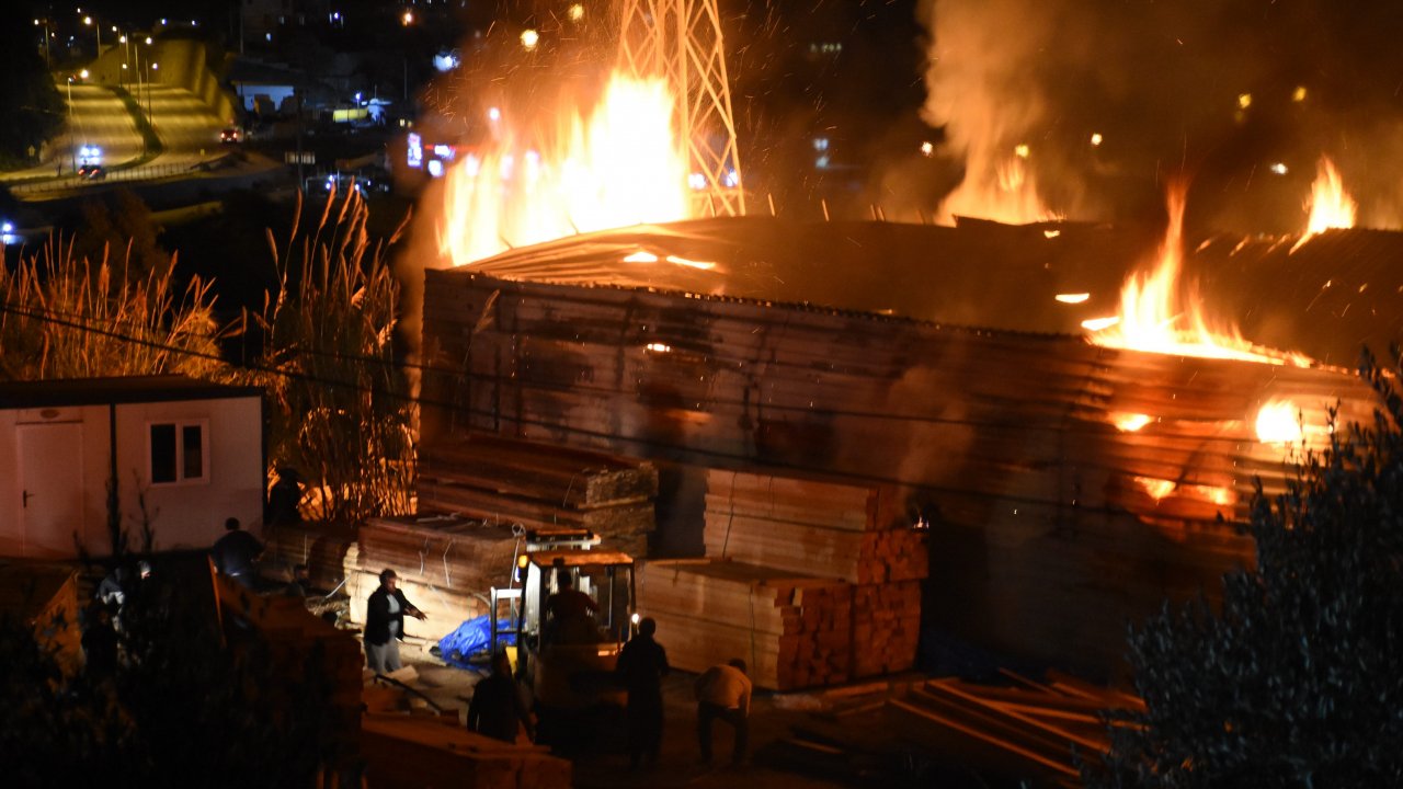 Pelet fabrikasında çıkan yangın söndürüldü