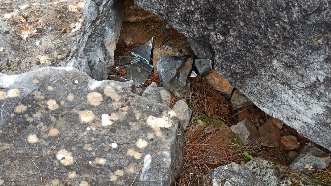 Dağdaki ayna kırıkları şüphe uyandırdı