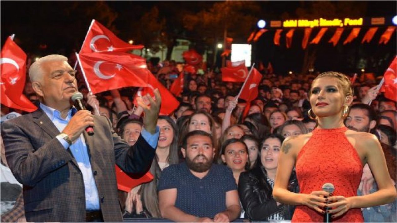 Muğla’da 19 Mayıs İrem Derici Konseri İle Kutlandı