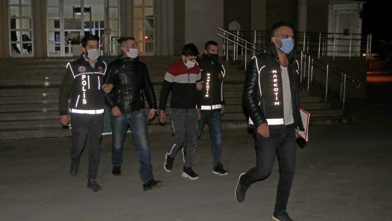 Uyuşturucu operasyonunda yakalanan 2 zanlı tutuklandı