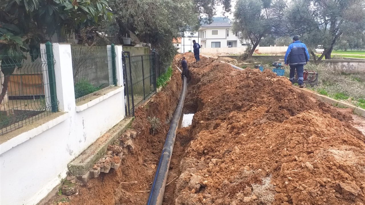 Milas Beçin’de ana şebeke hattı yenileniyor