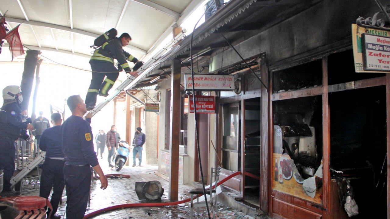 Köftecide çıkan yangın hasara yol açtı