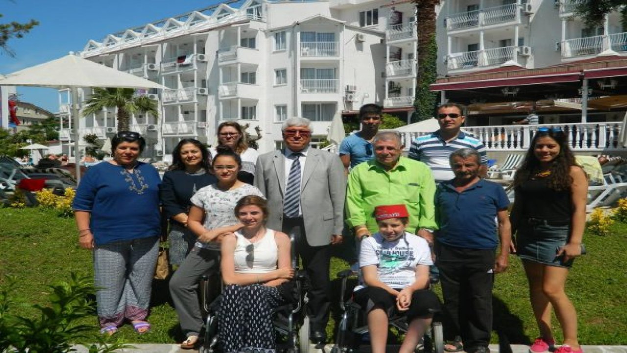 Uşaklı engelliler denizle buluştu