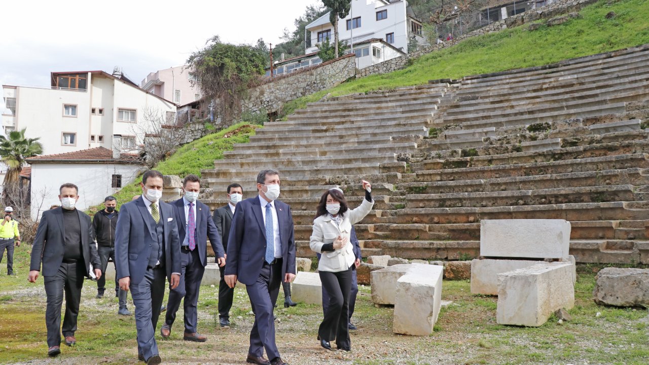 Orhan Tavlı, Telmessos Antik Tiyatrosu'nu gezdi