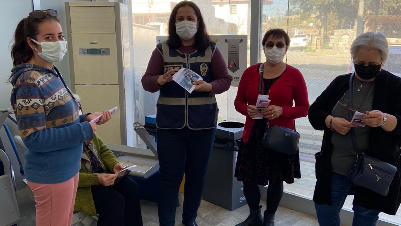 Datça polisi KADES uygulamasını broşürlerle anlattı