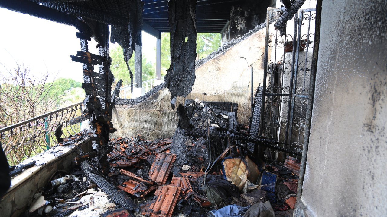 Muğla'da yalnız yaşayan kadın evinde çıkan yangında öldü