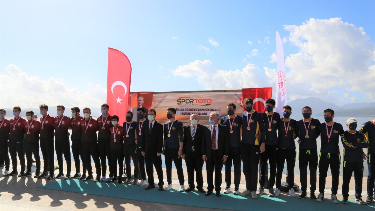 KÜREK YARIŞLARI KÖYCEĞİZ’DE YAPILDI