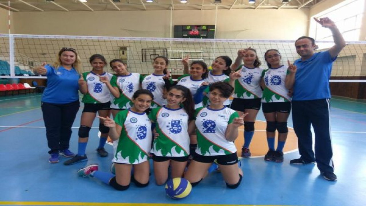 Büyükşehir’in Minik Voleybolcuları Final Yolunda