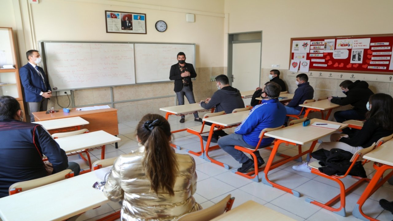 Belediye personeline ingilizce eğitimi