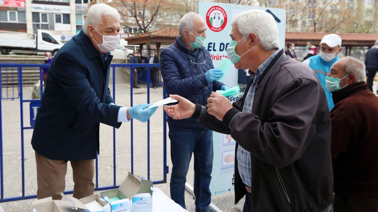 Büyükşehir’den salgında vatandaşa destek