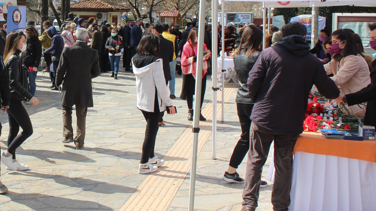 Sınırsızlıkta sosyal mesafe hiçe sayıldı