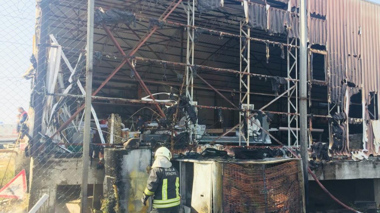 Plastik fabrikasının bahçesinde çıkan yangın söndürüldü