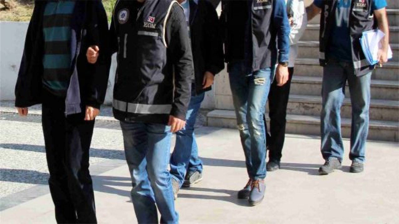 FETÖ operasyonu biri gazeteci 8 gözaltı