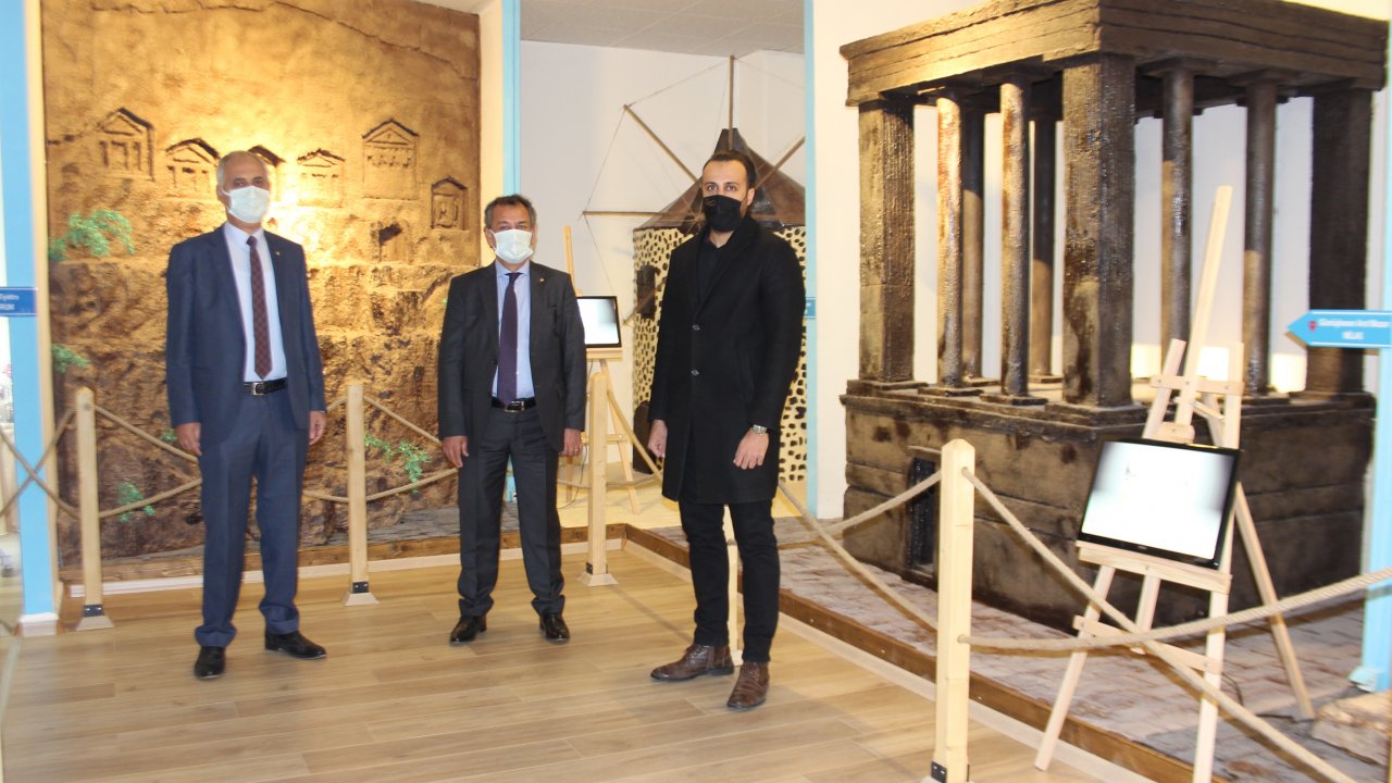 7 ton çikolata ile çikolata müzesi yaptılar