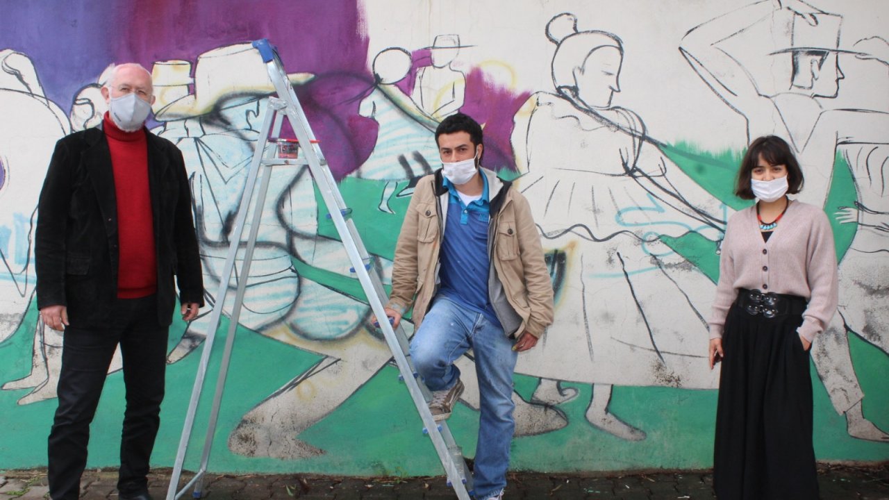 Kolombiyalı Ressam Fethiye Sokaklarını Süslüyor