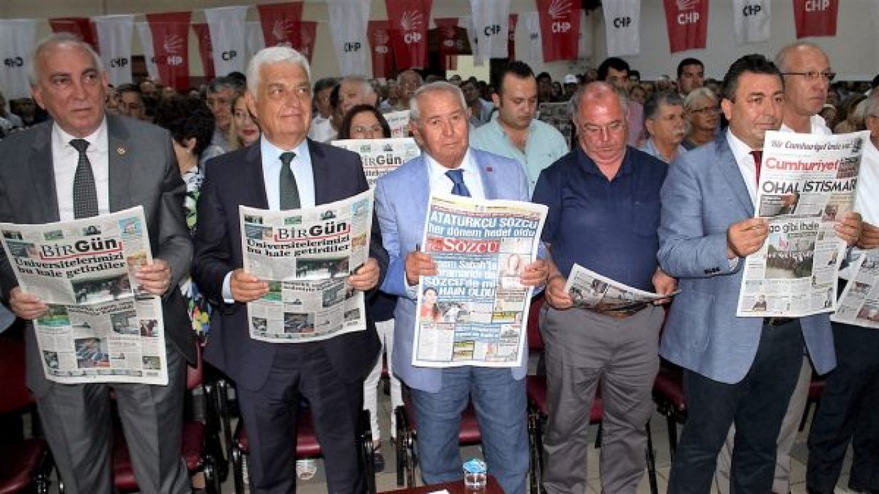 CHP’den gazeteli protesto