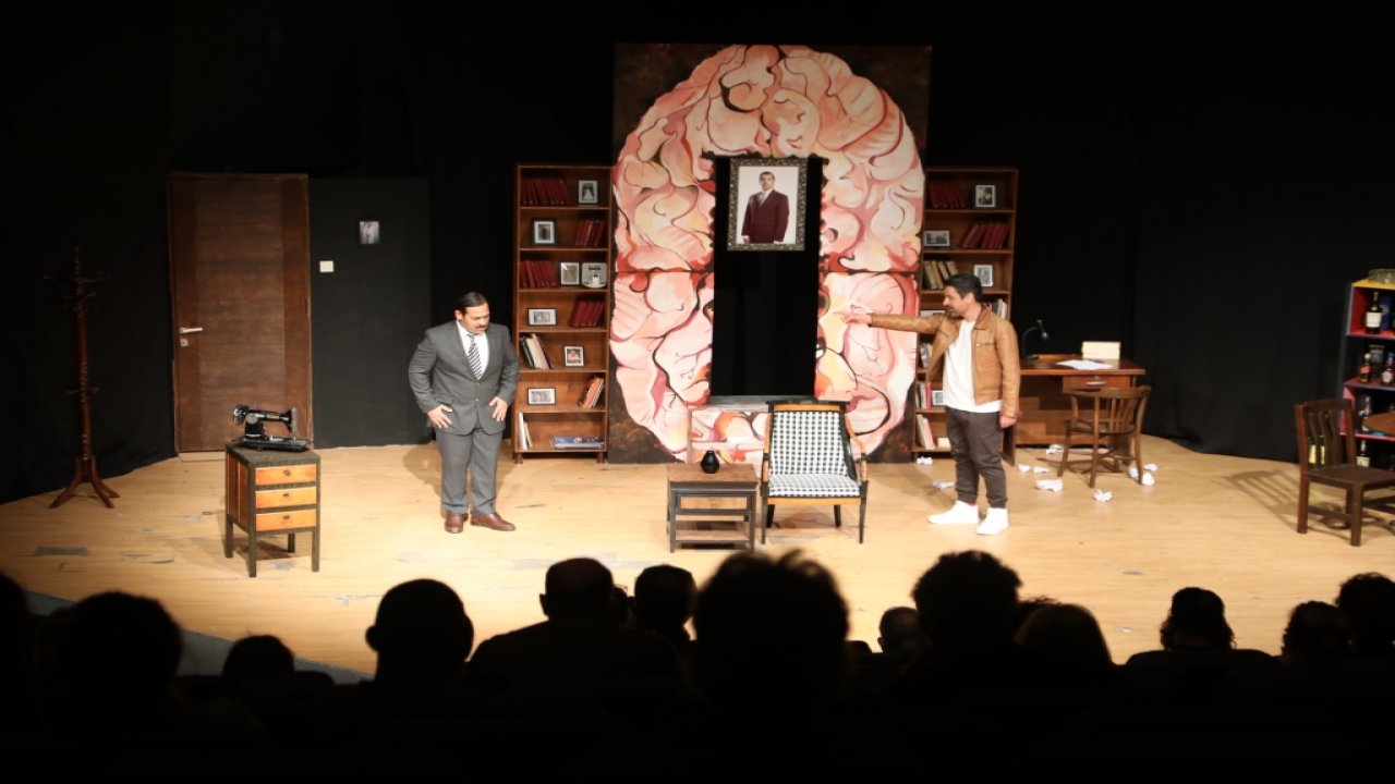 Bir yıl sonra ilk oyun oynandı