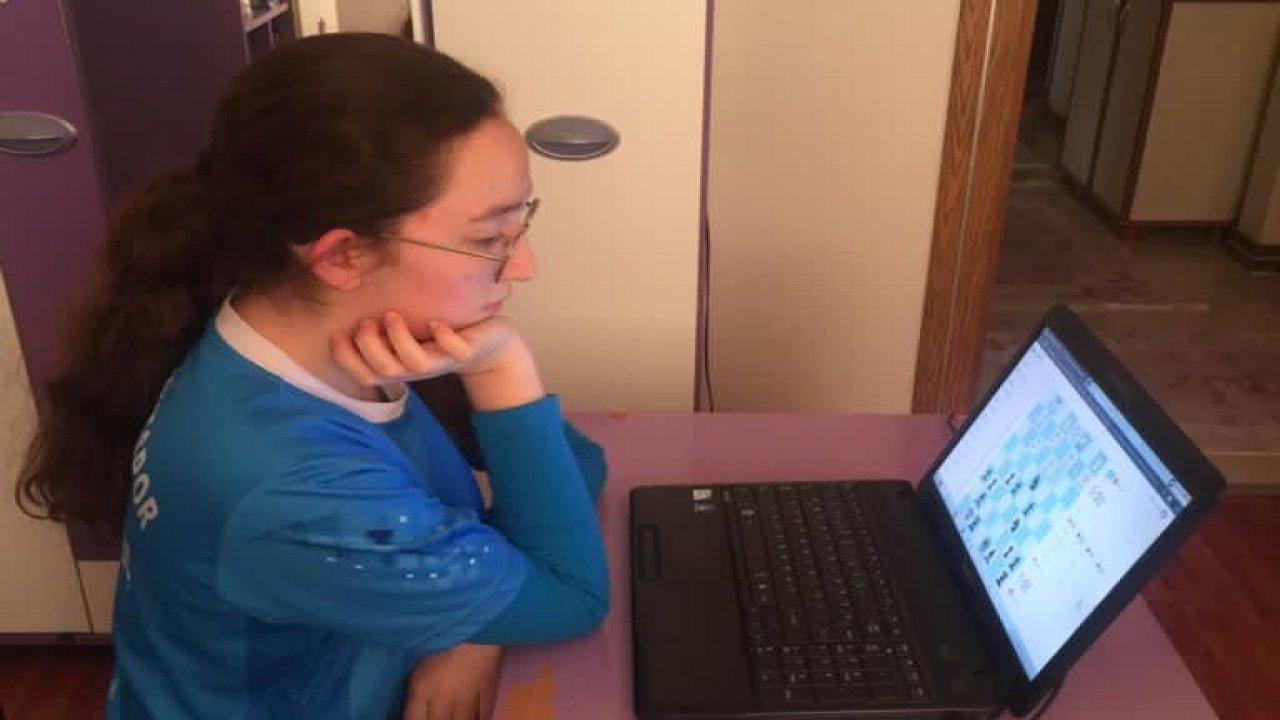 Arzum Türkiye Kadınlar Satranç Şampiyonası yarı finali yapıldı