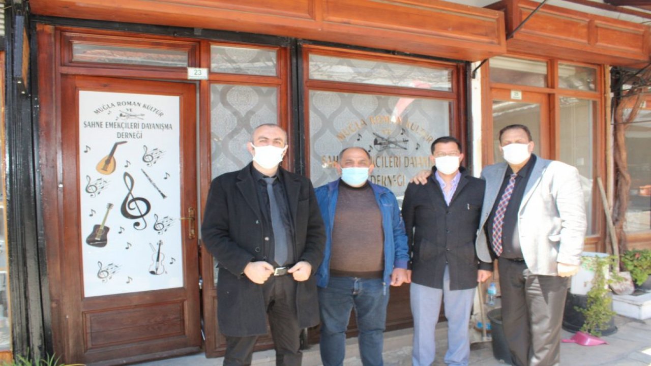 Romanlar dernekleşti