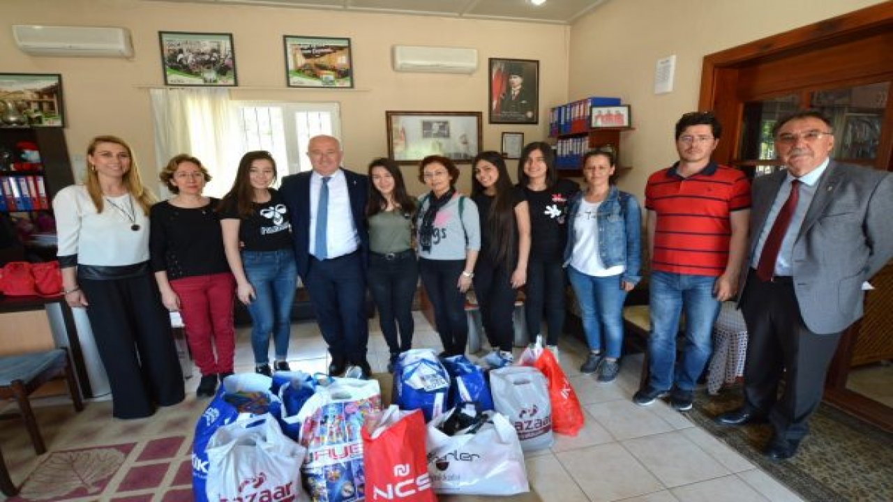 Öğrencilerden Elele Butik Mağazasına Bağış