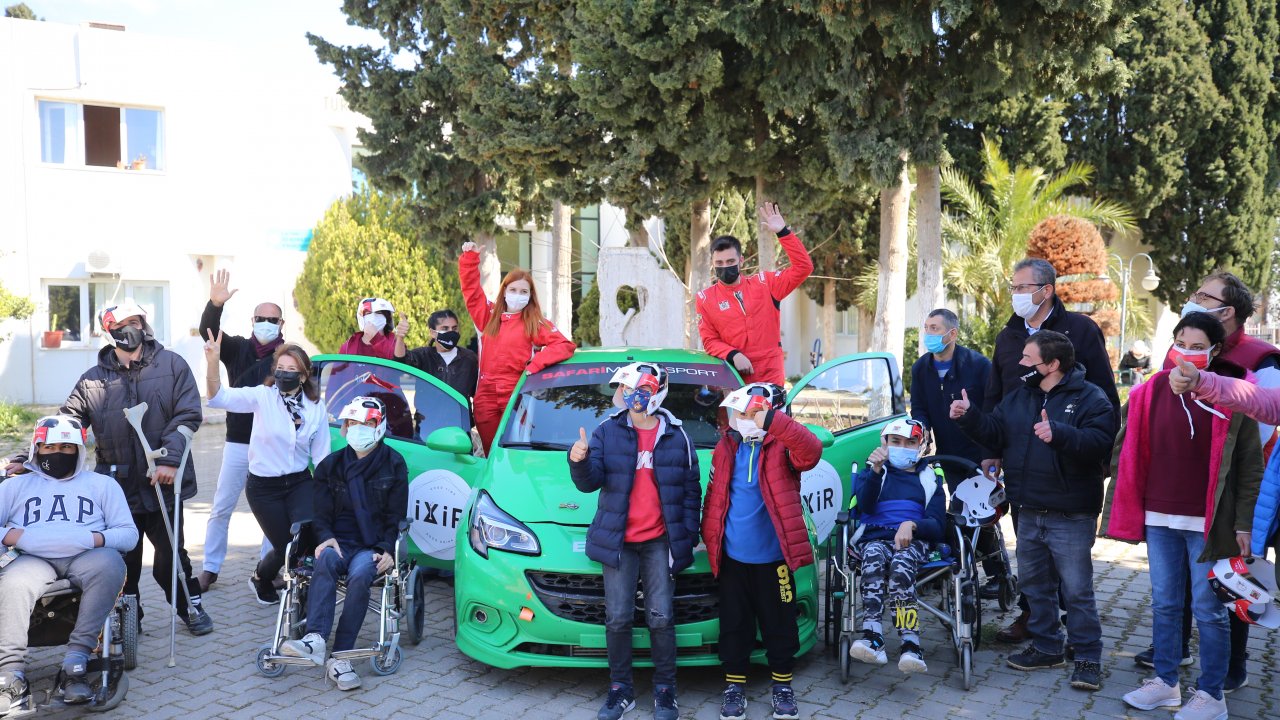 Bodrum'da ralli pilotlarından engelli öğrencilere 
