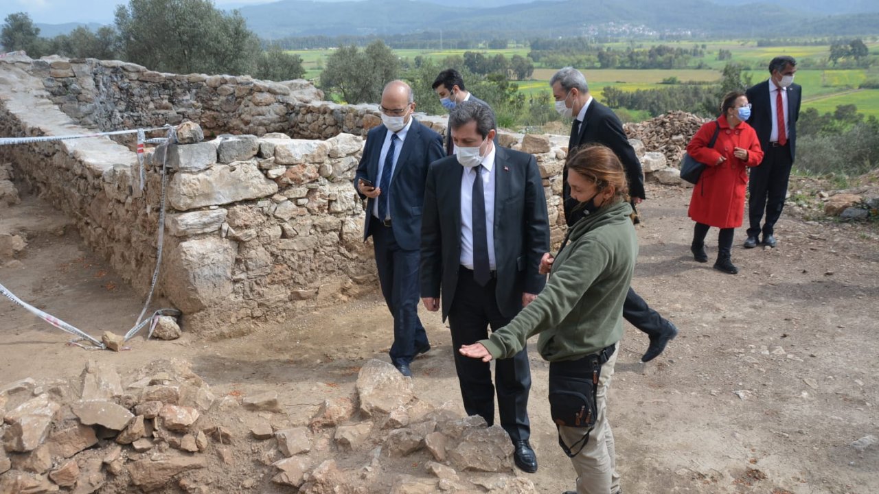 Akyaka Ortaçağ Kalesinde çalışmalar sürüyor