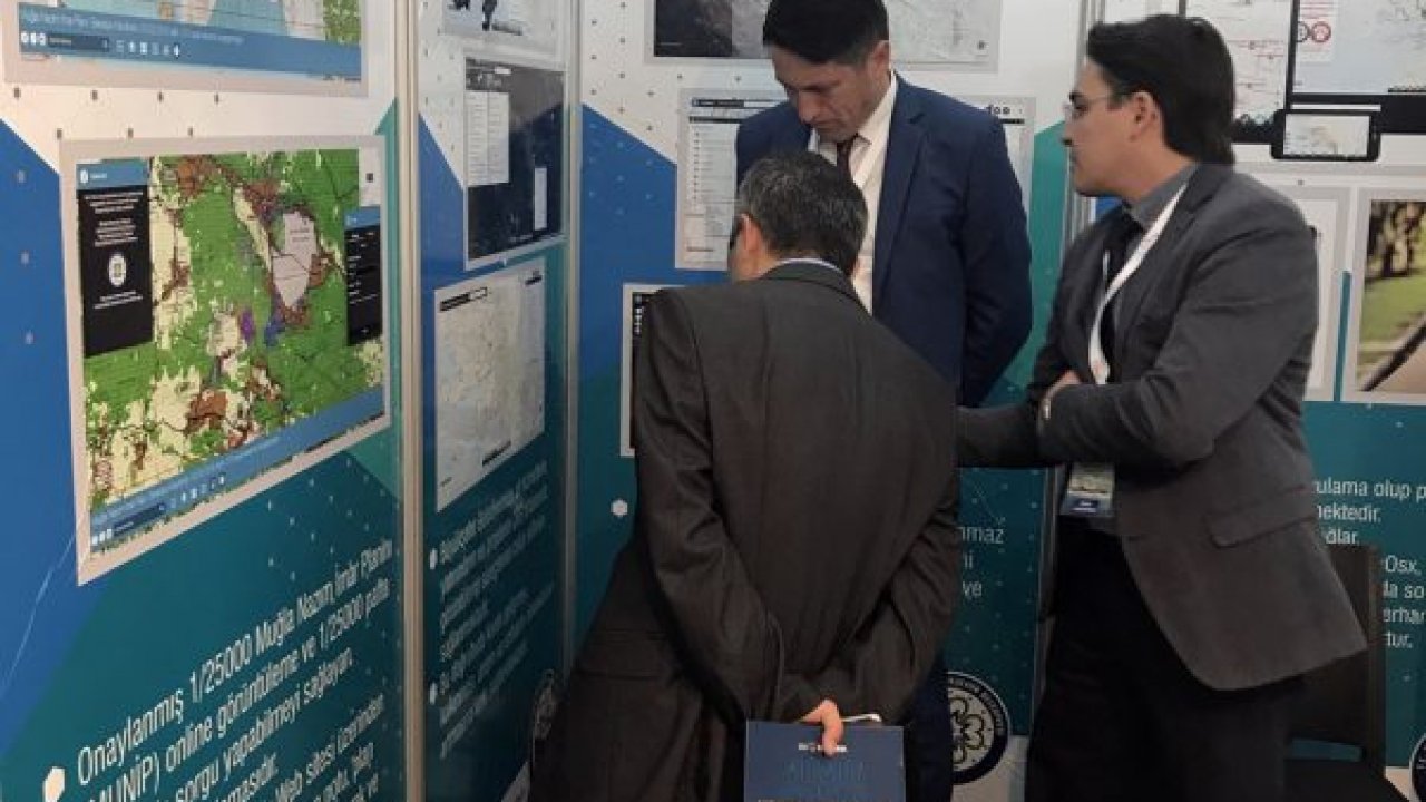 Büyükşehir Akıllı Şehirler Konferansında Projelerini Tanıttı